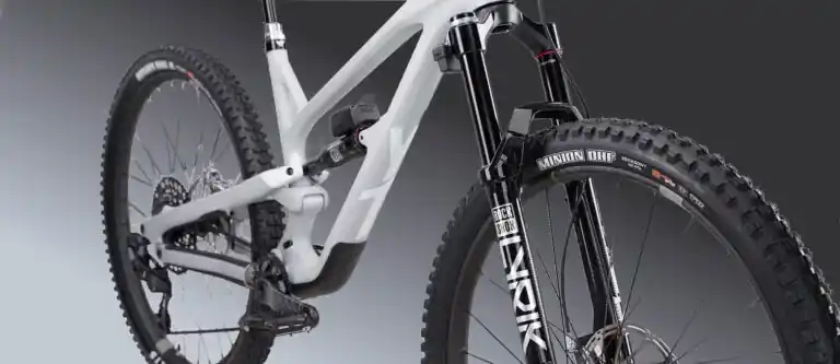 e-MTB fitted with RockShox Flight Attendant